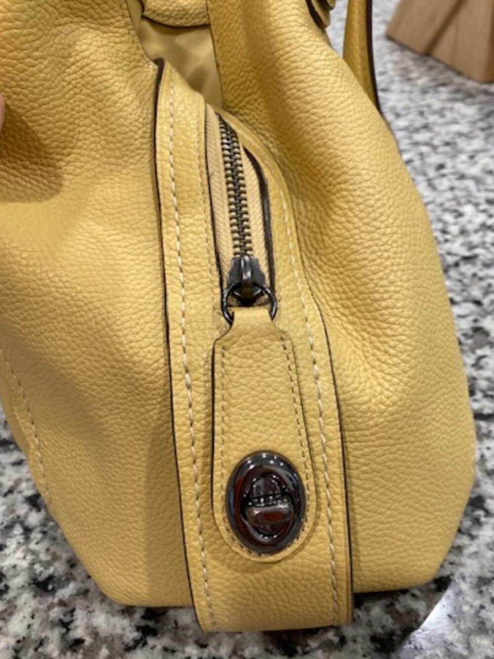 Edie Shoulder Bag 31 with Scalloped Detail - Picture 4 of 6